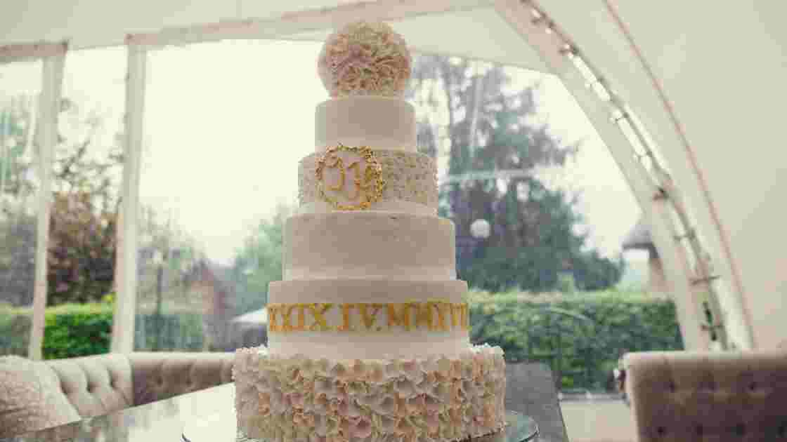 What Cake is Used for Wedding Cakes?