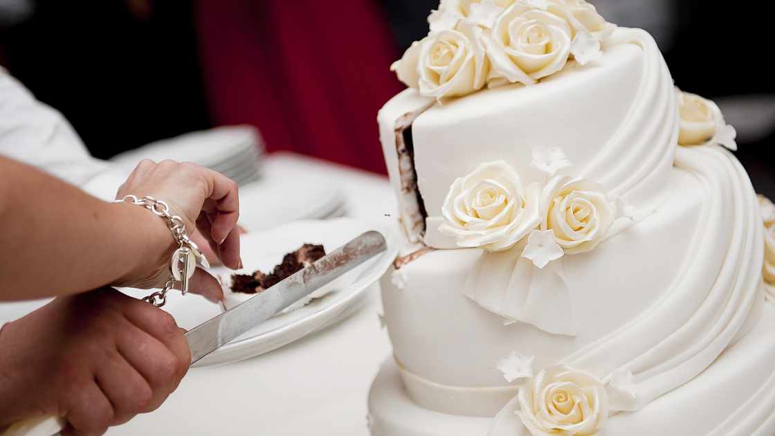 What Frosting is Used on Wedding Cakes?