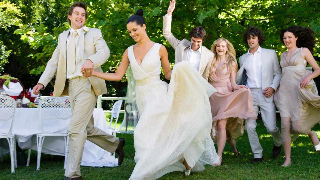 How to Coordinate Wedding Attire for the Entire Wedding Party