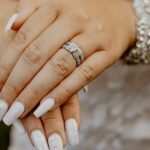 How to Choose Jewelry for Your Wedding Dress