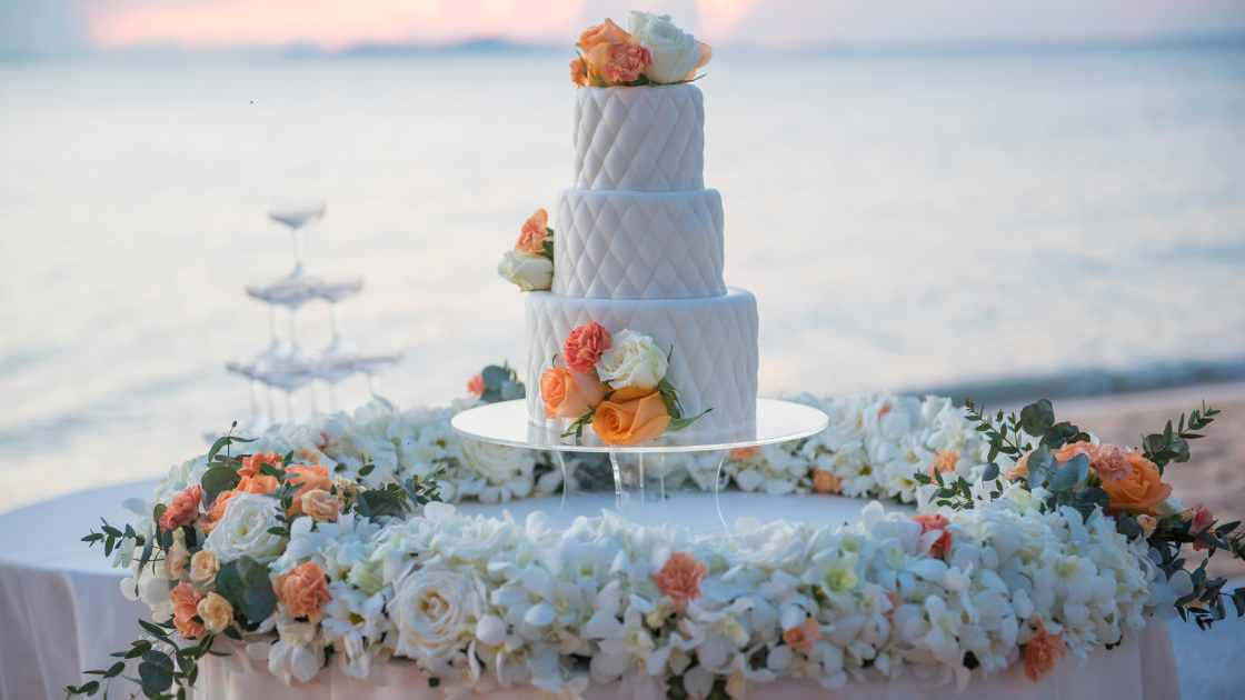 How to Make a Vegan Wedding Cake: A Delicious and Elegant Recipe